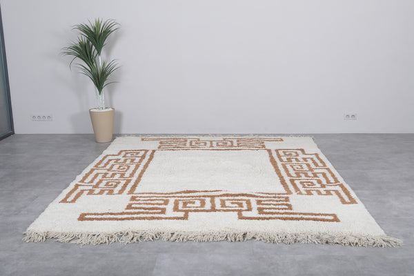 Elegant Moroccan rug – 8.2 x 9.9 ft ivory with geometric brown design