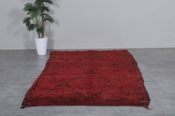Handmade Moroccan rug – 4.6 x 9.8 ft | Plush red geometric rug