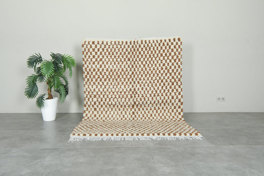 Beige & brown Moroccan checkered rug - 4.6 ft x 6.2 ft - Beni ourain wool rug
