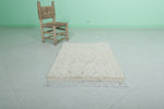 2.2 x 3.2 ft Moroccan Rug - Ivory Wool with Geometric Pattern