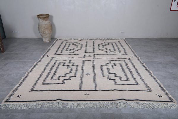 Flatwoven black patterned creamy moroccan rug