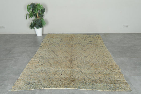 Moroccan Wool rug with beige base and soft geometric accents - 5.7 ft x 8.2 ft