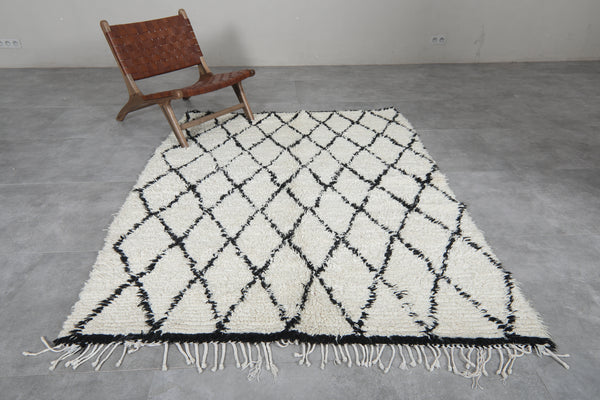 Vintage handmade Moroccan beni ourain rug - 5.5x6.8 FT