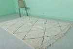 4.7 x 8.2 FT Moroccan Rug – Handwoven White with Black Diamond Pattern