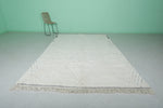 Elegant Moroccan Rug – 6.7 x 10.3 FT with Minimalist Diamond Pattern