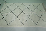 4.8 x 7.9 FT Moroccan Rug – Diamond Pattern on Ivory Background