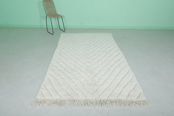 4.7 x 8.2 FT Moroccan rug – Textured chevron pattern in ivory