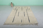 Moroccan rug 5.3 X 8.1 Feet