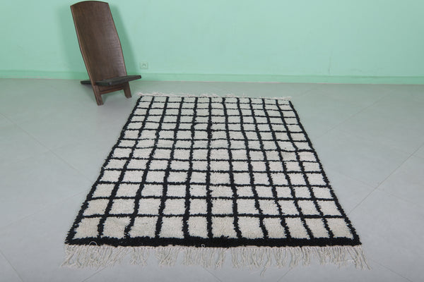 Handmade berber beni ourain rug – 4.6 x 6.5 ft black and white grid