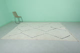 6.6 x 10.2 FT Moroccan Rug - Off-White Minimalist Diamond Pattern