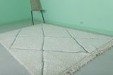 5.2 x 8.3 FT Moroccan Rug – White Wool with Subtle Gray Diamond Pattern