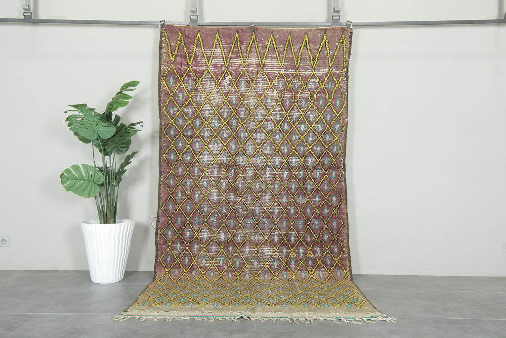 Vintage geometric Moroccan rug - 4.8 ft x 9.3 ft - Handmade wool carpet