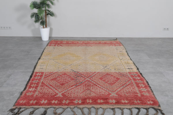 Vintage handmade Moroccan rug - 5.7x10 FT