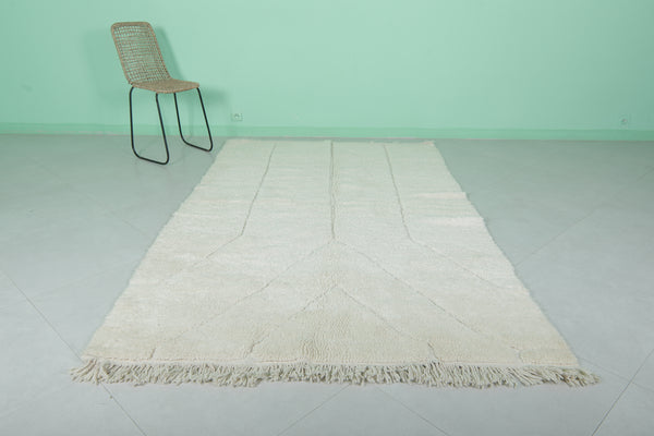 5.2 x 8.4 FT Plush Moroccan rug – Soft ivory for modern decor