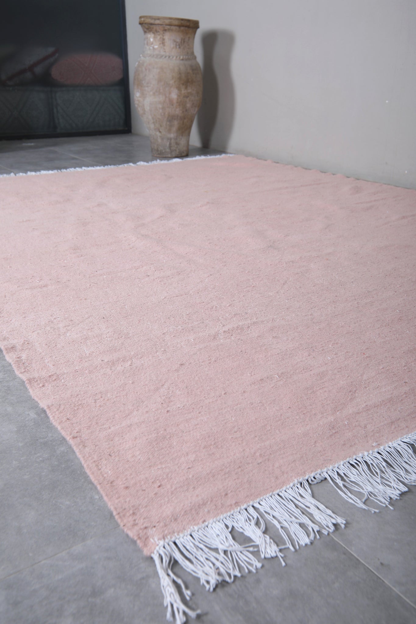 Flatwoven pink custom Moroccan rug – Beni ourain rug