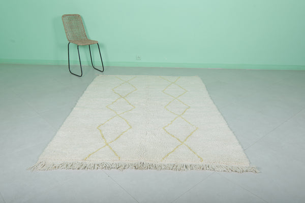 5 x 7.2 FT Moroccan rug – Ivory base with yellow diamond pattern