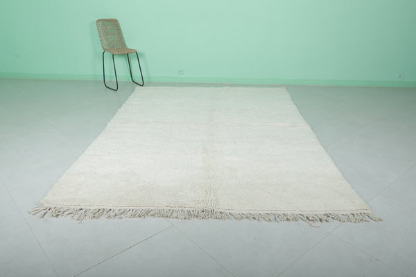 6.4 x 9 FT Moroccan rug – Luxurious creamy white shag