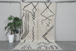Long Beni Ourain Rug - Abstract Moroccan Wool | 4.7 x 8.2 FT