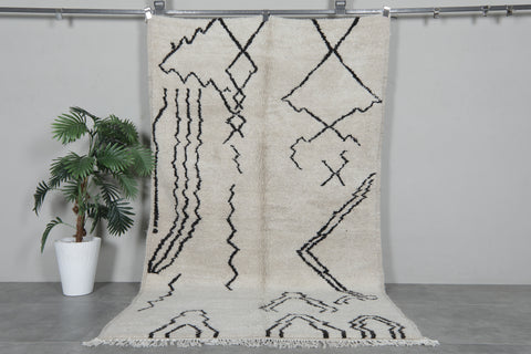 Long Beni Ourain Rug - Abstract Moroccan Wool | 4.7 x 8.2 FT