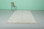 Luxurious Moroccan Rug 5.2 X 8.3 FT - Subtle Ivory Chevron Pattern for Modern Interiors