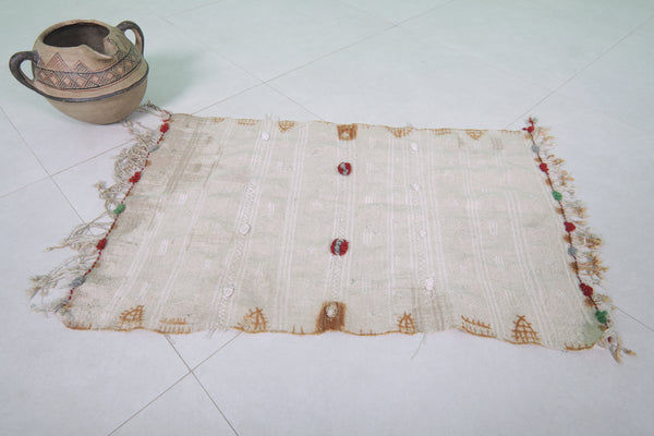 Vintage handwoven Moroccan berber fabric – 1.9 FT x 2.9 FT | Authentic textile