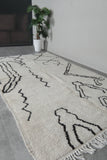 Long Beni Ourain Rug - Abstract Moroccan Wool | 4.7 x 8.2 FT