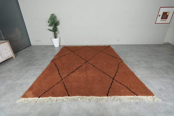 Handwoven Moroccan beni ourain rug – Rich brown wool with black diamond pattern - 7.8 ft x 10.3 ft