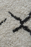 Long Beni Ourain Rug - Abstract Moroccan Wool | 4.7 x 8.2 FT