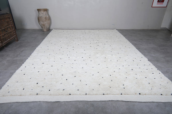 Custom white Moroccan carpet - Elegant minimalist design