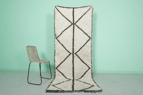 Moroccan Berber Rug – 3.2 x 8.5 ft | Minimalist Geometric Design