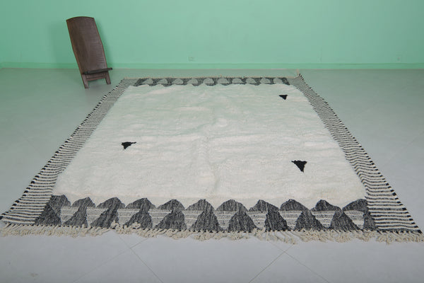 Moroccan rug - 8.5 X 9.9 Ft, geometric border in minimalist design