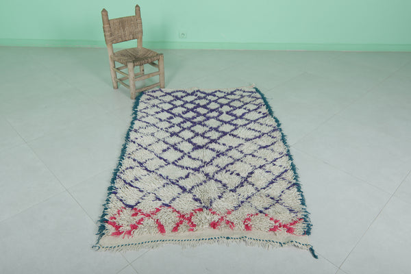 Handwoven Moroccan berber rug - Ivory with bold purple accents - 3.3 FT x 5.1 FT