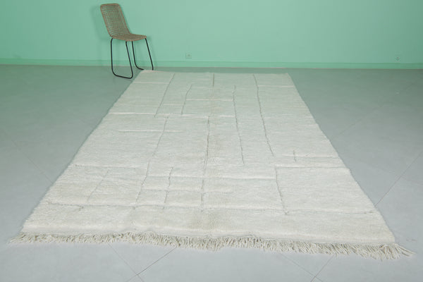 Elegant Moroccan rug – 6.6 x 10 FT in geometric block pattern