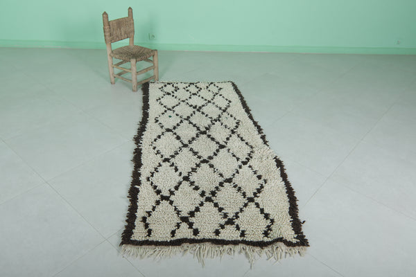 Handwoven Moroccan rug - Classic white with diamond patterns 2.9 x 6.2 ft
