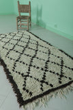 Handwoven Moroccan Rug - Classic White with Diamond Patterns 2.9 x 6.2 ft