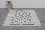 3.9 x 4 FT Moroccan Rug – Classic White with Black Diamond Pattern