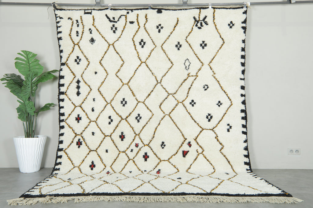 Handwoven Moroccan azilal rug – White wool rug - 7.8 ft x 10.2 ft