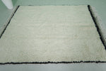 Minimalist Moroccan Rug with Black Border – 5.2 x 6.6 ft, Handwoven Ivory