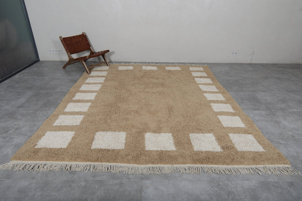 Checkered custom size beige rug – Soft and elegant design