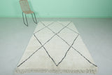 5 x 7.7 FT Moroccan Rug – Classic White with Black Diamond Pattern