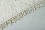 Elegant Moroccan Rug – 8.2 x 11.8 FT in Classic White Diamond Pattern