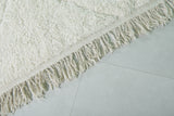 Elegant Moroccan Rug – 8.2 x 11.8 FT in Classic White Diamond Pattern