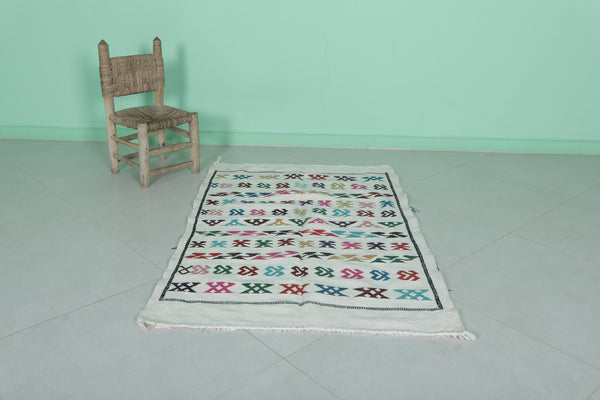 Handwoven Berber Kilim Rug – 3.1 FT x 4.9 FT | Moroccan Tribal Style