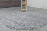 5 ft Round Moroccan Wool Rug – Soft Gray Tone