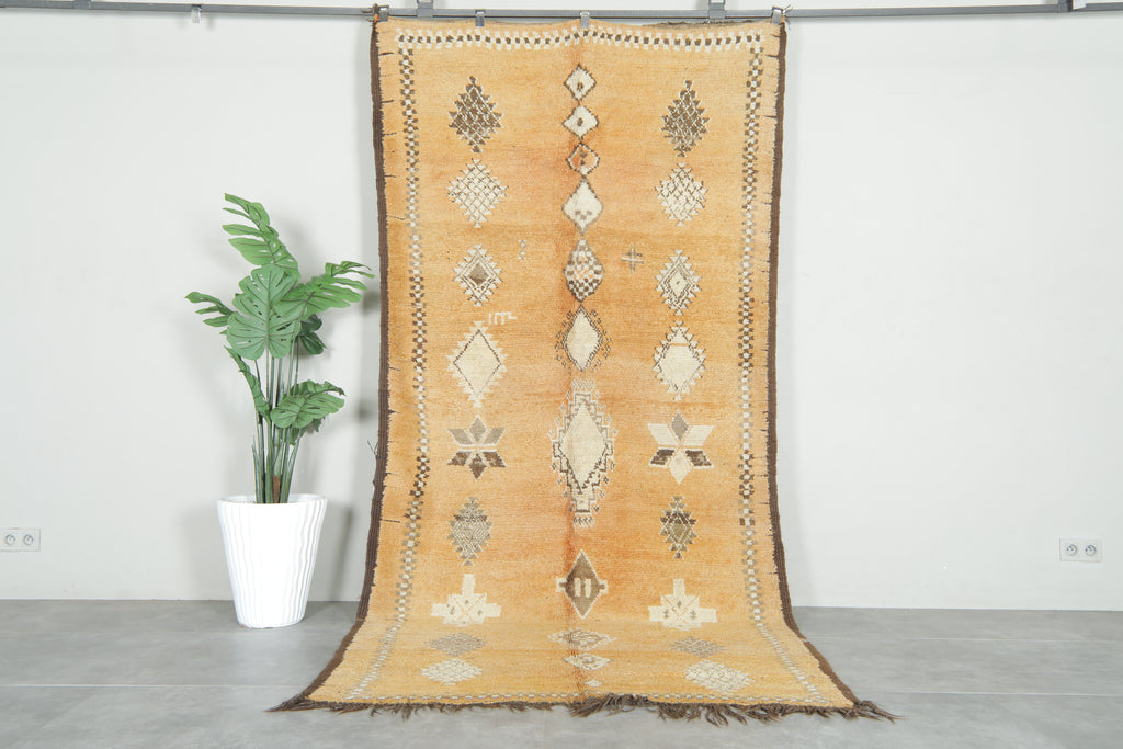 Vintage geometric azilal Moroccan rug - 5 ft x 10.3 ft - Handwoven wool carpet