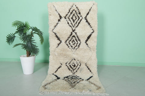 Classic Moroccan Berber Rug - 2.6 FT × 5.8 FT | Handwoven Diamond Design