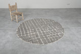 Round Moroccan Wool Rug – 5 ft, Cozy Gray Checkered Pattern