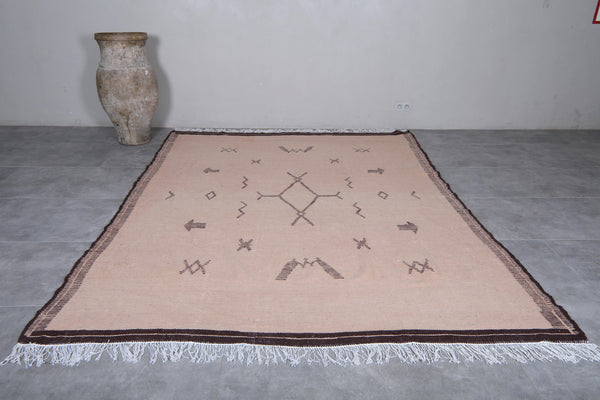 Moroccan rug – Minimalist tribal design | 7.5 FT x 10 FT
