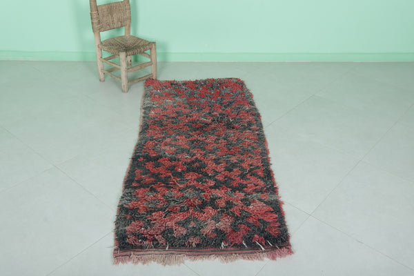 Bold Moroccan berber rug - 2.5 x 5.7 ft | Handwoven red and gray shaggy carpet