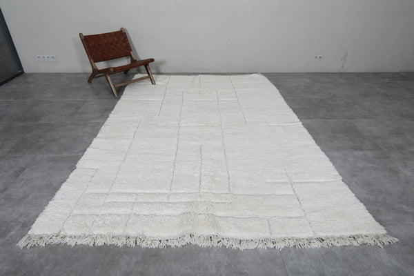 Classic Moroccan rug – 6.6 x 9.6 FT with modern geometric pattern